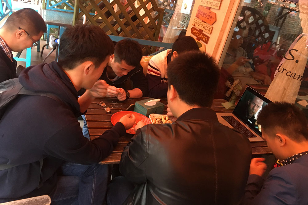 蜜桃成人AV一区二区三区
